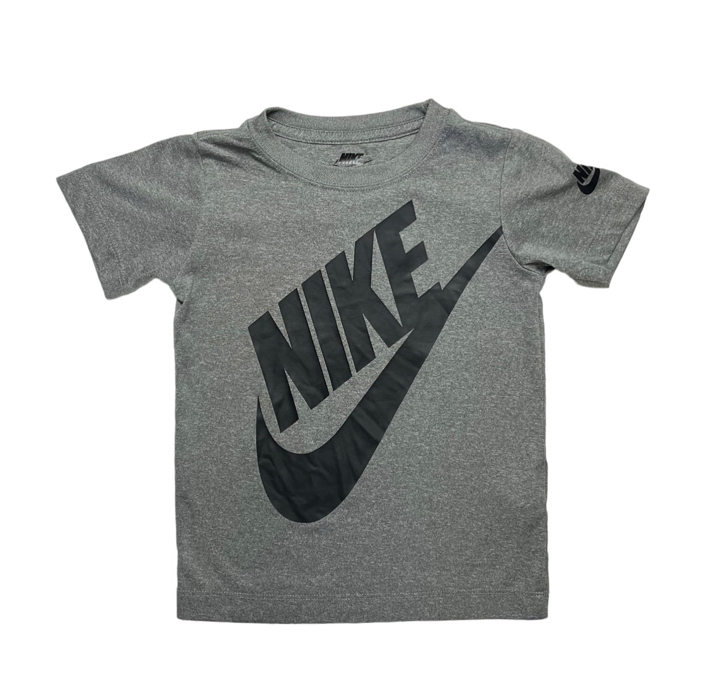 Tricou