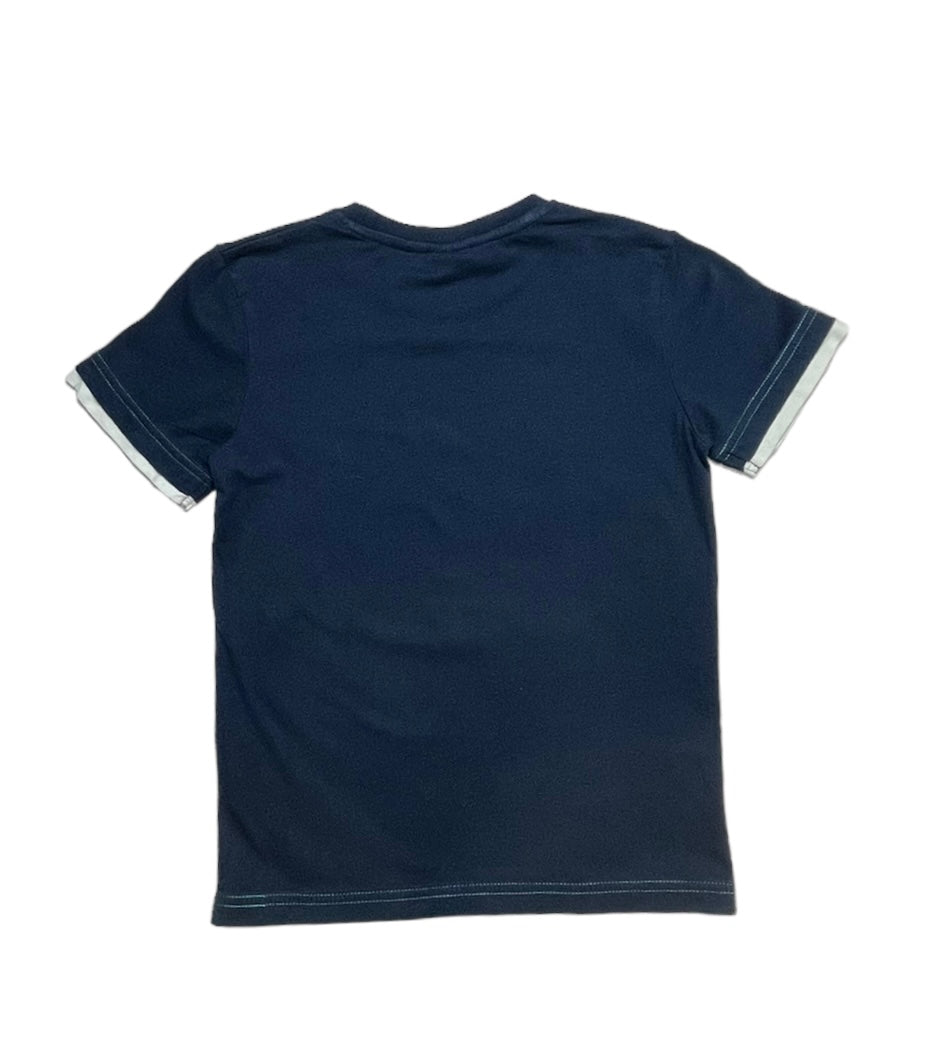 Tricou
