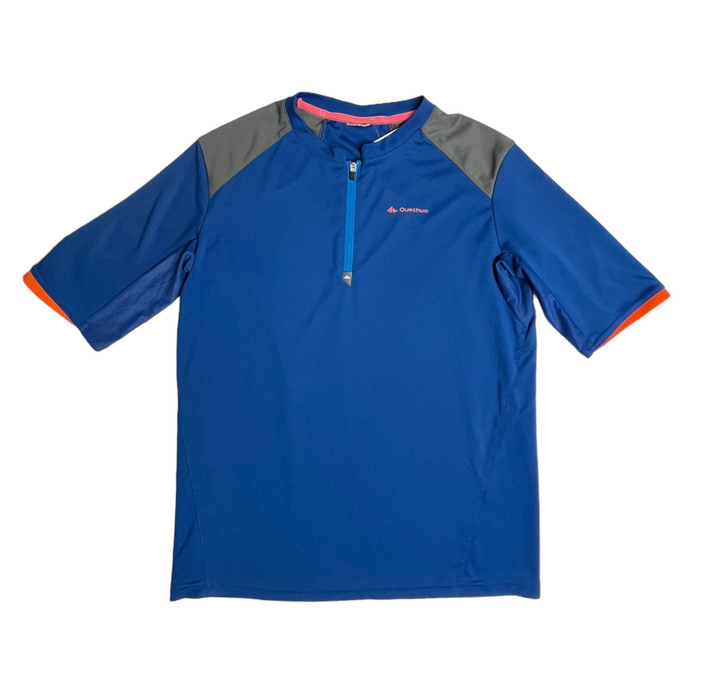 Tricou
